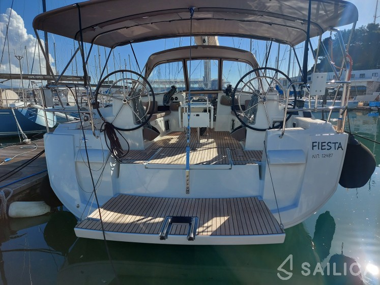 Sun Odyssey 519 - Yacht Charter Sailica