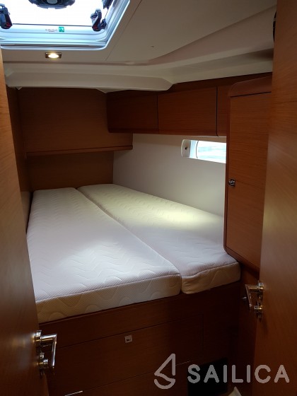 Sun Odyssey 519 - Yacht Charter Sailica