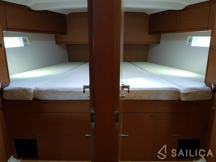 Sun Odyssey 519 - Yacht Charter Sailica
