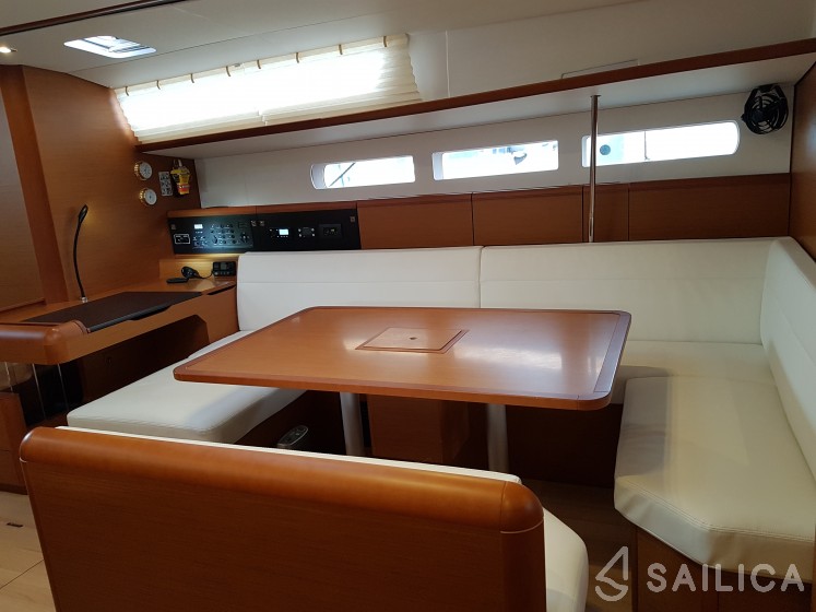 Sun Odyssey 519 - Yacht Charter Sailica