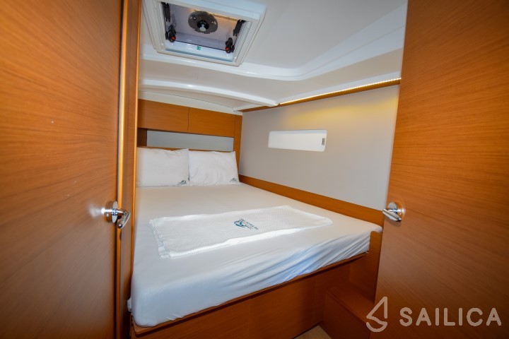 Sun Odyssey 410 - Yacht Charter Sailica