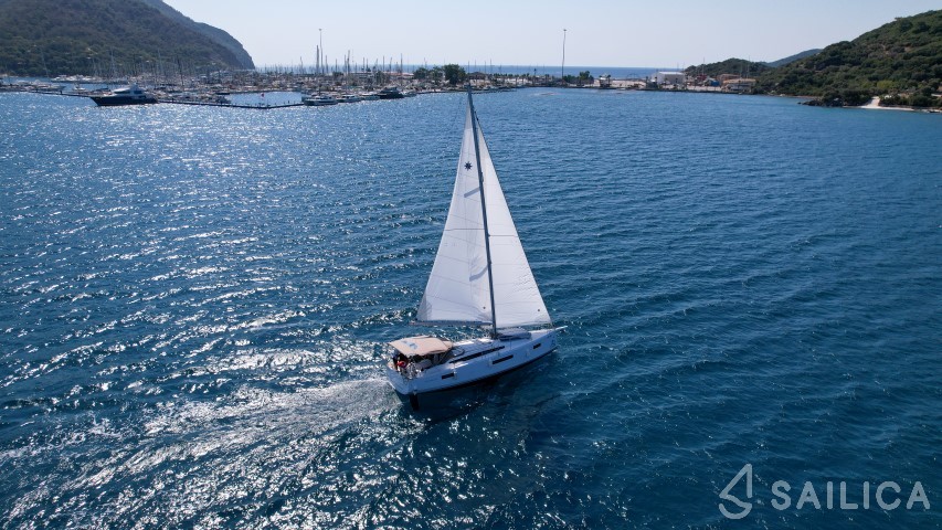 Sun Odyssey 410 - Yacht Charter Sailica