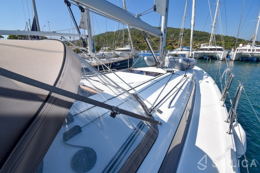 Sun Odyssey 410 - Yacht Charter Sailica