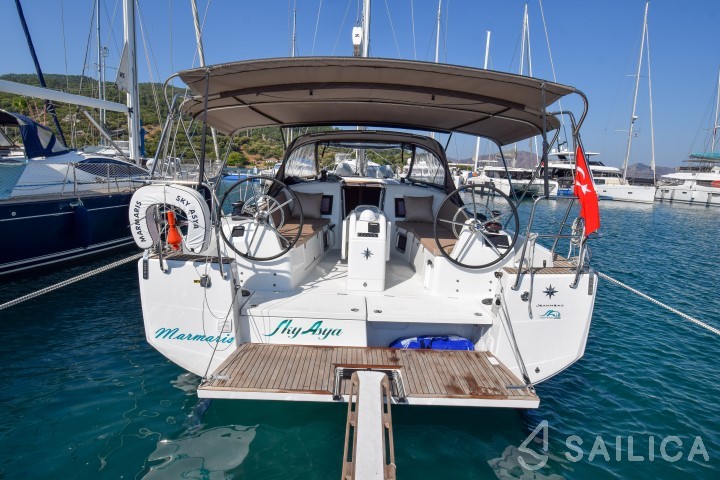 Sun Odyssey 410 - Yacht Charter Sailica