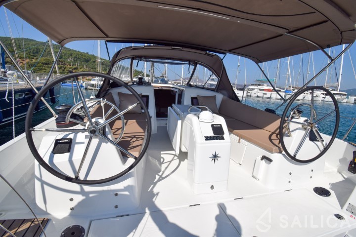 Sun Odyssey 410 - Yacht Charter Sailica