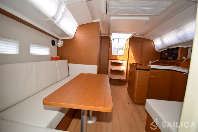 Sun Odyssey 410 - Yacht Charter Sailica
