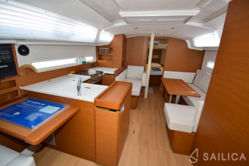Sun Odyssey 410 - Yacht Charter Sailica