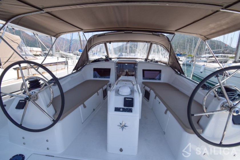 Sun Odyssey 410 - Yacht Charter Sailica