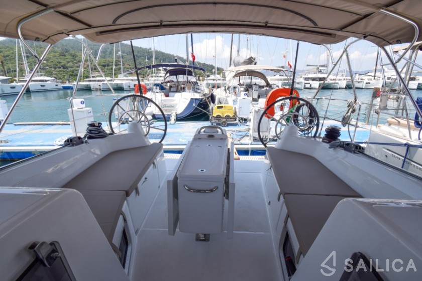 Sun Odyssey 410 - Yacht Charter Sailica