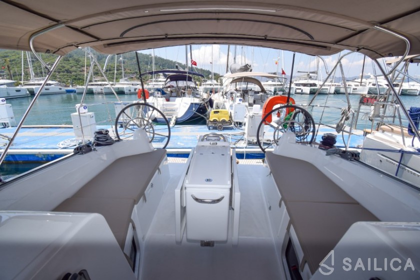 Sun Odyssey 410 - Yacht Charter Sailica