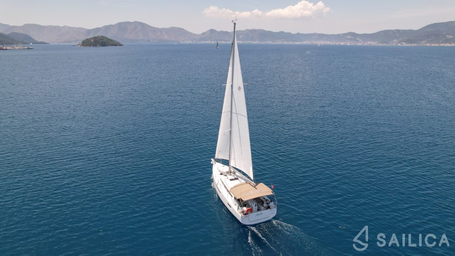 Sun Odyssey 410 - Yacht Charter Sailica