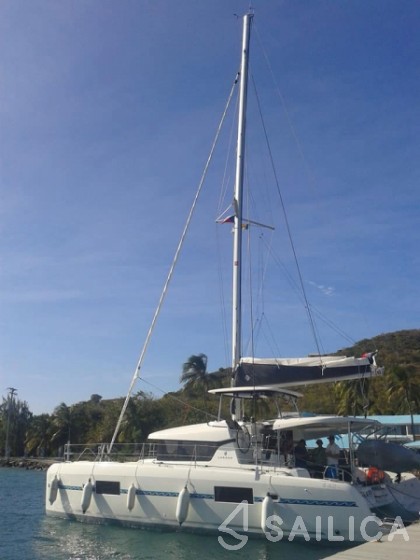 Lagoon 42 - Yacht Charter Sailica