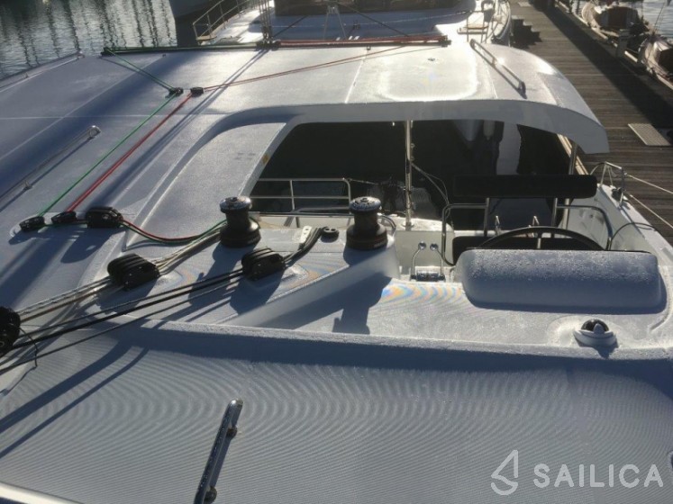 Lagoon 42 - Yacht Charter Sailica