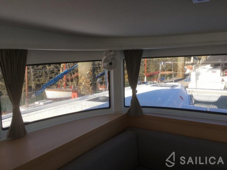 Lagoon 42 - Yacht Charter Sailica