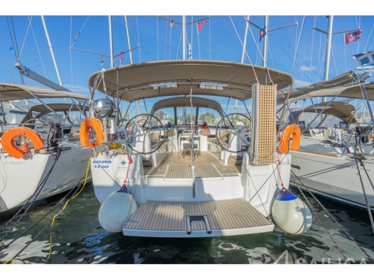 Sun Odyssey 519 - Yacht Charter Sailica