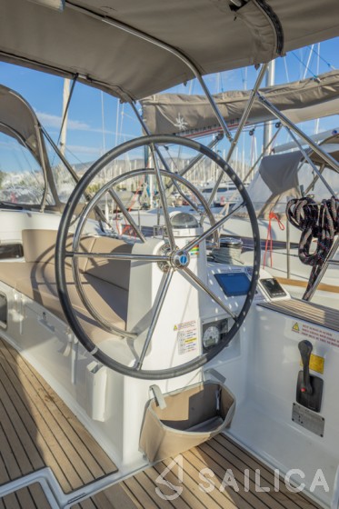 Sun Odyssey 519 - Yacht Charter Sailica