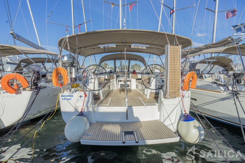 Sun Odyssey 519 - Yacht Charter Sailica