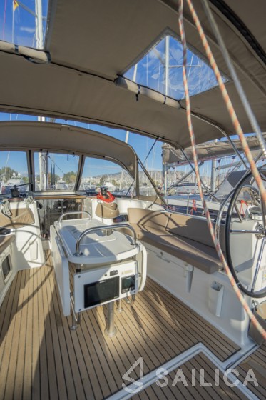 Sun Odyssey 519 - Yacht Charter Sailica