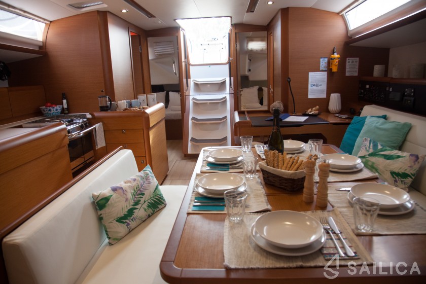 Sun Odyssey 519 - Yacht Charter Sailica