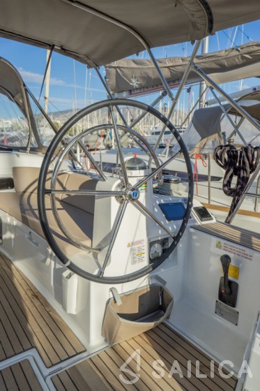 Sun Odyssey 519 - Yacht Charter Sailica