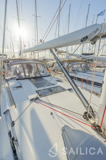 Sun Odyssey 519 - Yacht Charter Sailica