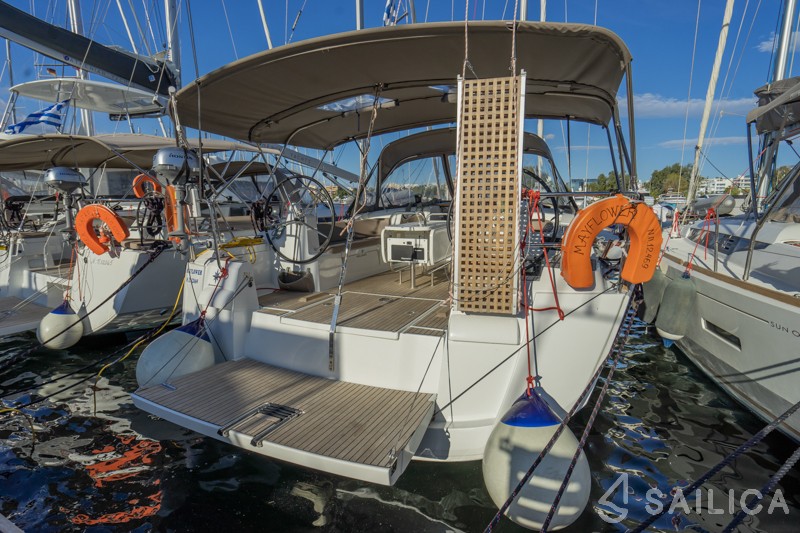 Sun Odyssey 519 - Yacht Charter Sailica