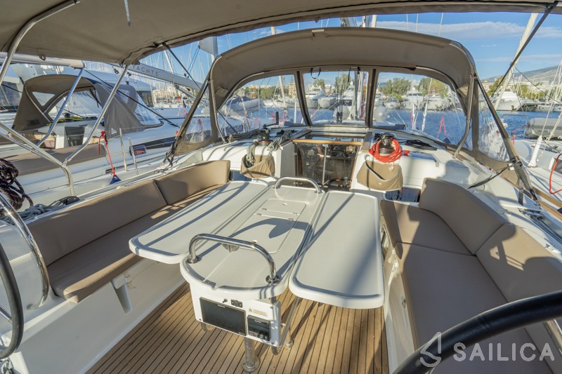Sun Odyssey 519 - Yacht Charter Sailica