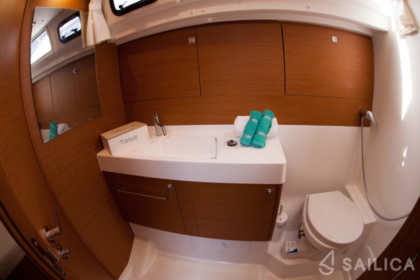 Sun Odyssey 519 - Yacht Charter Sailica