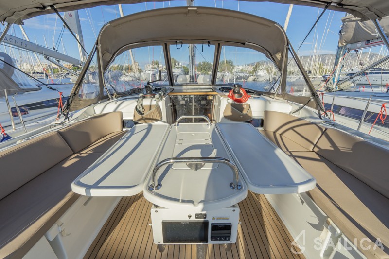 Sun Odyssey 519 - Yacht Charter Sailica