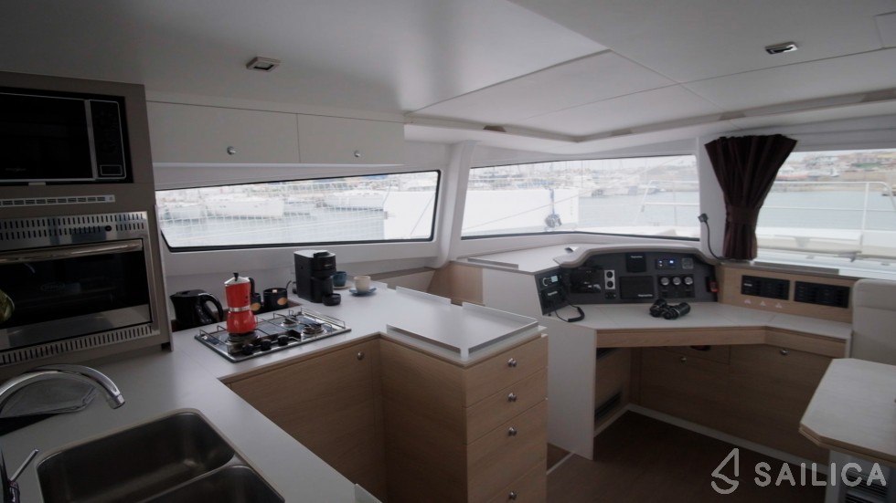 Bali 4.5 - Yacht Charter Sailica