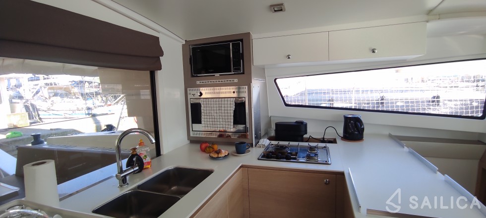 Bali 4.5 - Yacht Charter Sailica