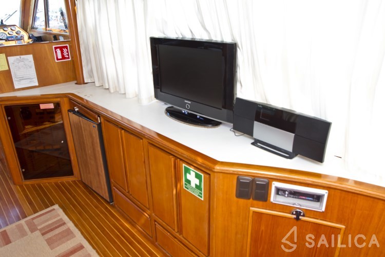 Yaretti 1910 - Yacht Charter Sailica