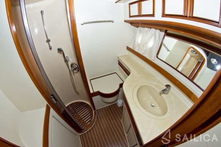 Yaretti 1910 - Yacht Charter Sailica