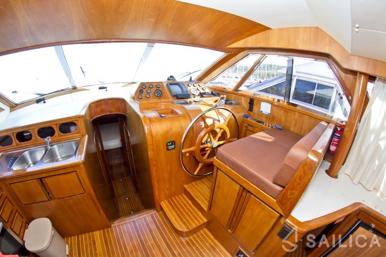 Yaretti 1910 - Yacht Charter Sailica