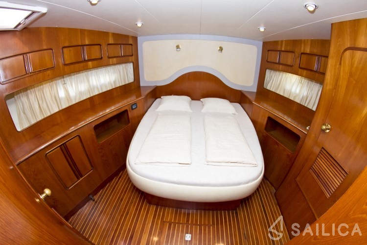 Yaretti 1910 - Yacht Charter Sailica