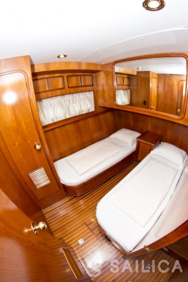 Yaretti 1910 - Yacht Charter Sailica