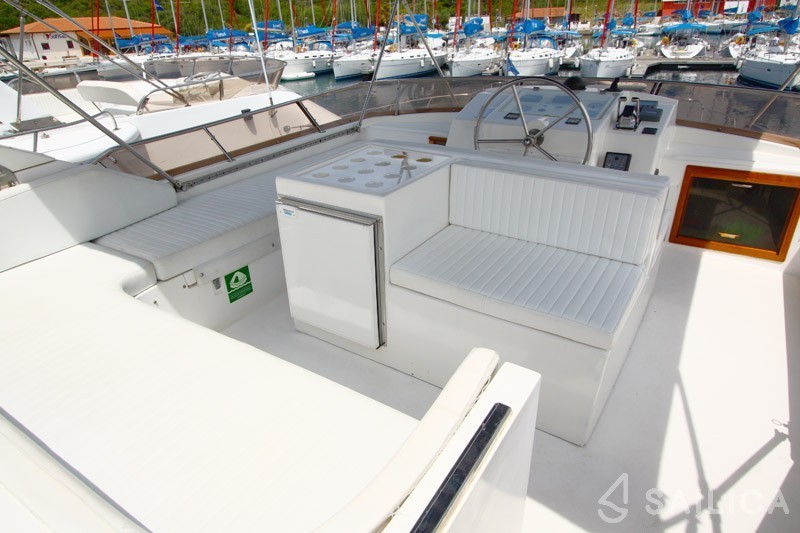 Yaretti 1910 - Yacht Charter Sailica