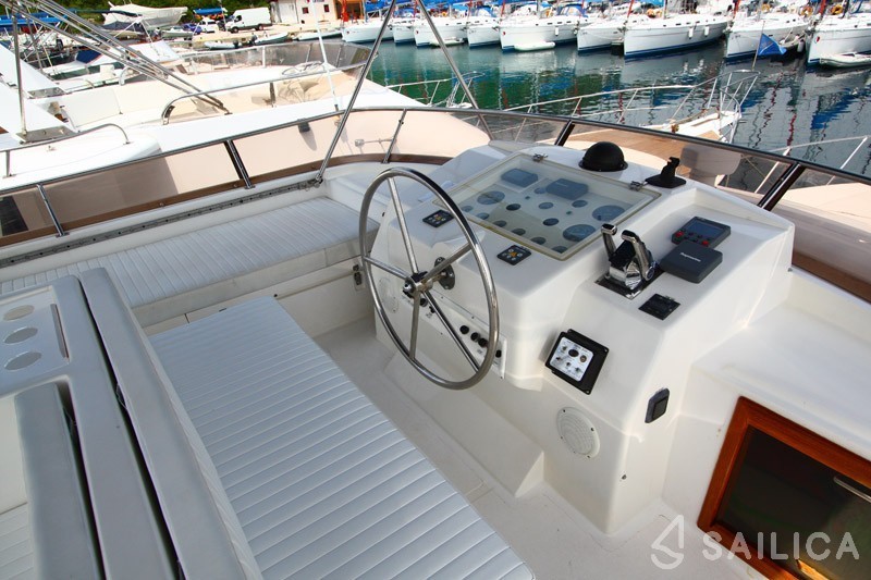 Yaretti 1910 - Yacht Charter Sailica