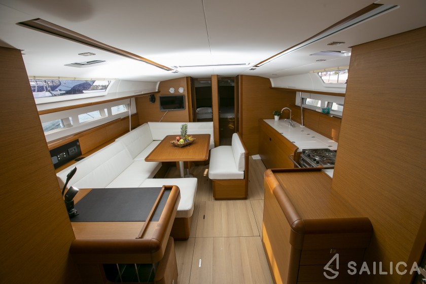 Sun Odyssey 519 - Yacht Charter Sailica