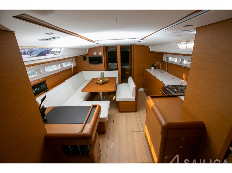 Sun Odyssey 519 - Yacht Charter Sailica