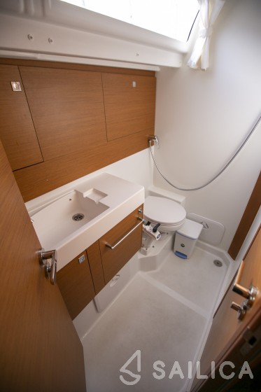 Sun Odyssey 519 - Yacht Charter Sailica