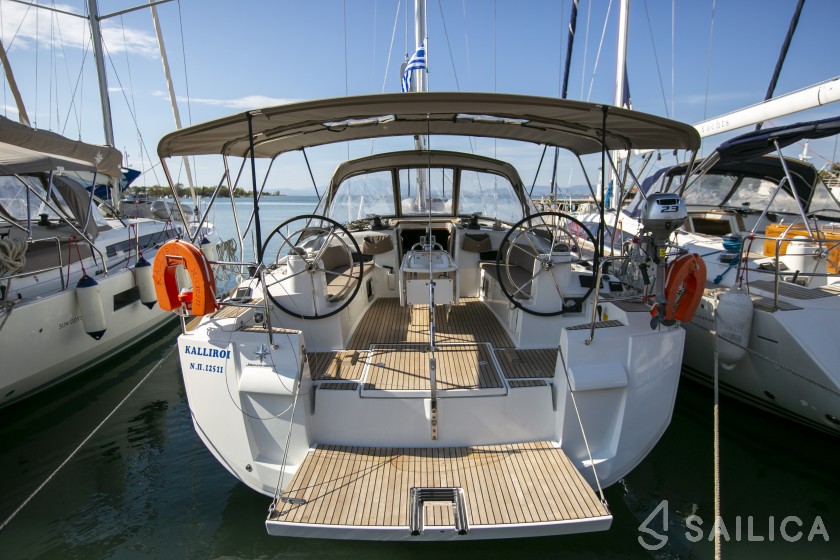 Sun Odyssey 519 - Yacht Charter Sailica