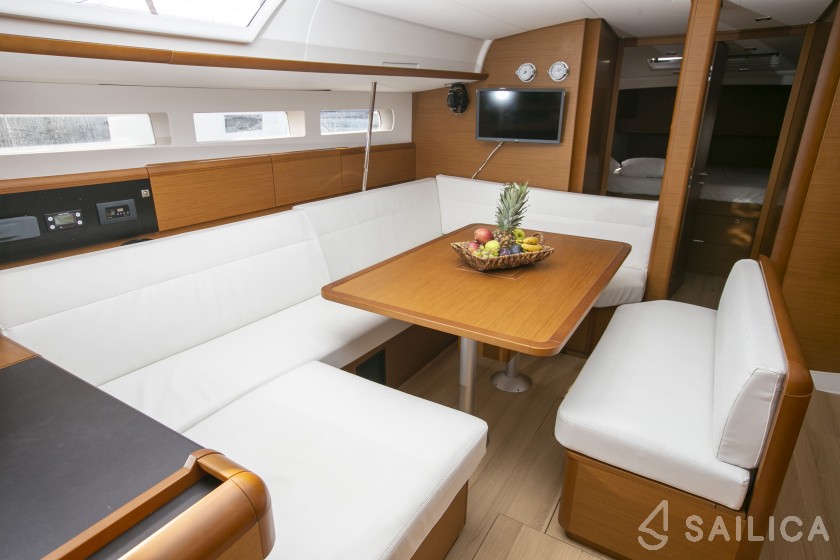 Sun Odyssey 519 - Yacht Charter Sailica