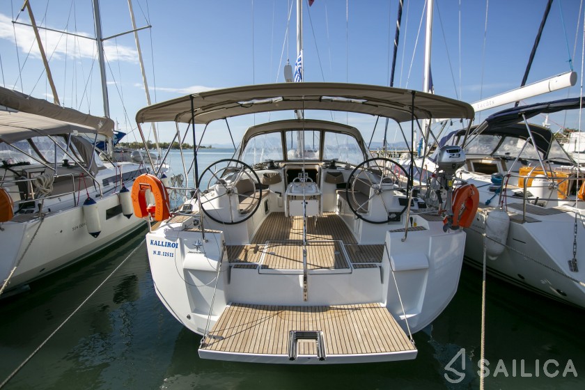 Sun Odyssey 519 - Yacht Charter Sailica