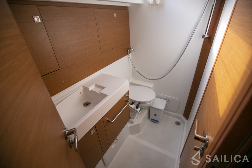 Sun Odyssey 519 - Yacht Charter Sailica