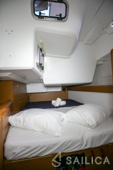 Sun Odyssey 519 - Yacht Charter Sailica