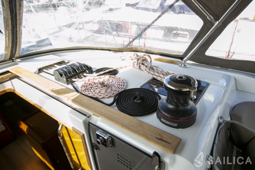 Sun Odyssey 519 - Yacht Charter Sailica