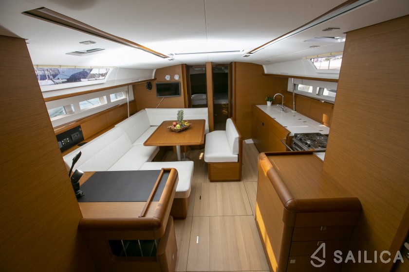 Sun Odyssey 519 - Yacht Charter Sailica