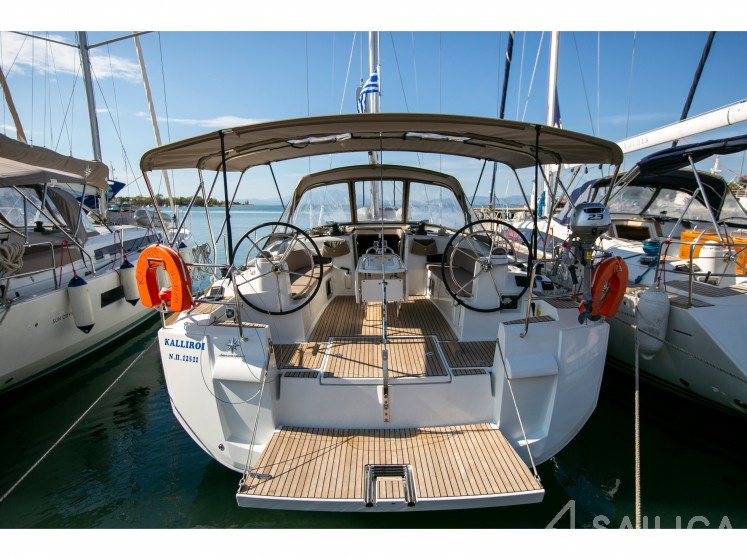 Sun Odyssey 519 - Yacht Charter Sailica