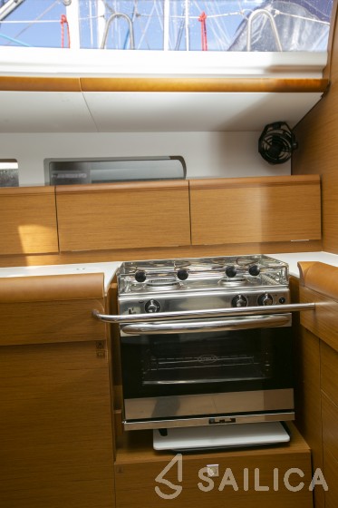 Sun Odyssey 519 - Yacht Charter Sailica